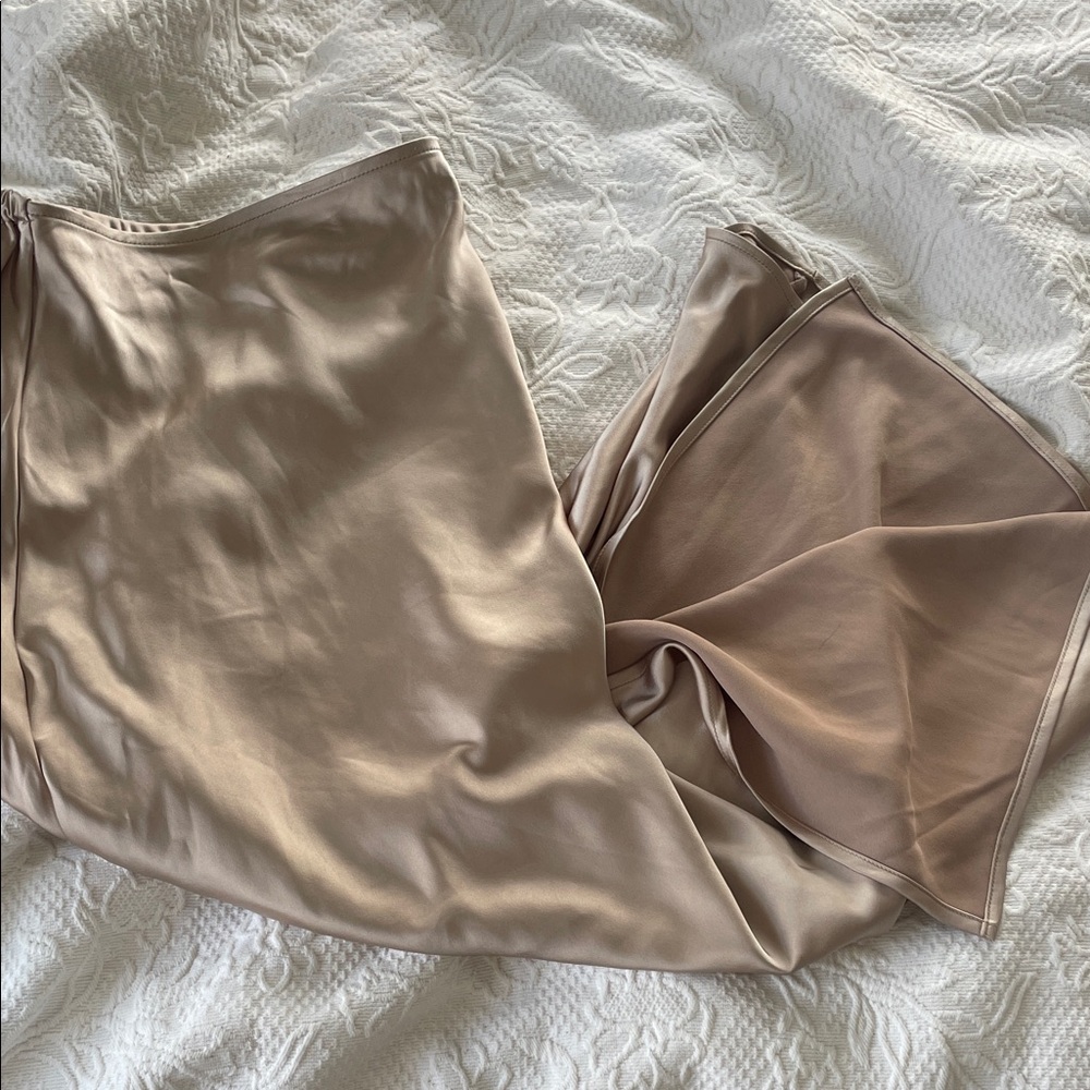 Old Navy Cream Slip Midi Skirt with Side Slit - Picture 4 of 6